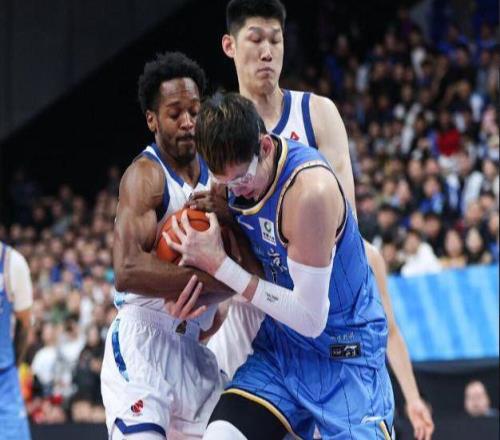 北京输球揪出最大毒瘤！4失误+在场输14分，你配是核心的称号吗