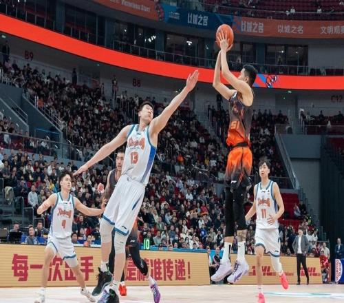 迎来开门红，山东高速男篮取得2026年临沂主场首胜