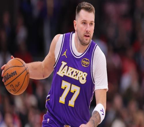 湖人内线问题太大！篮板被虐，防守被虐，艾顿暴走实际还是软！