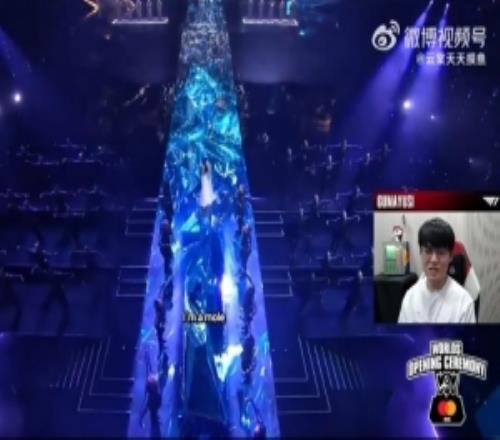 Gumayusi：因为相赫哥要在最后出场，就变成我在C位了，很开心