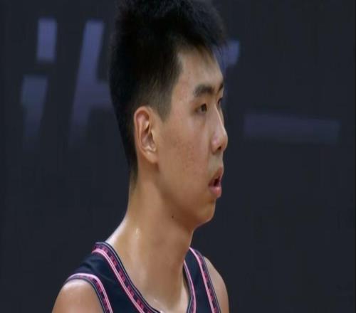 媒体人：CBA多支球队希望引进徐昕，广东队有意交换张镇麟