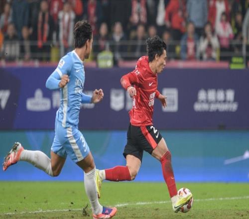 中超顶级处罚！成都球迷种族歧视，被罚50万，主场空场