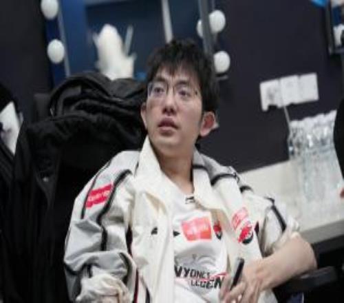 第一赛段登峰组的大王AL击败TES后凭借胜场优势直通季后赛