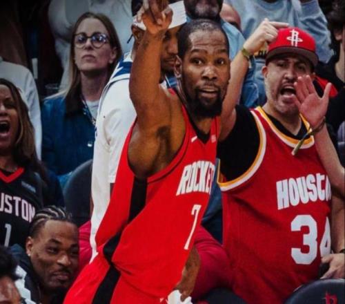 火箭赢球又出新问题，杜兰特历史第一！申京有功有过，一人成关键