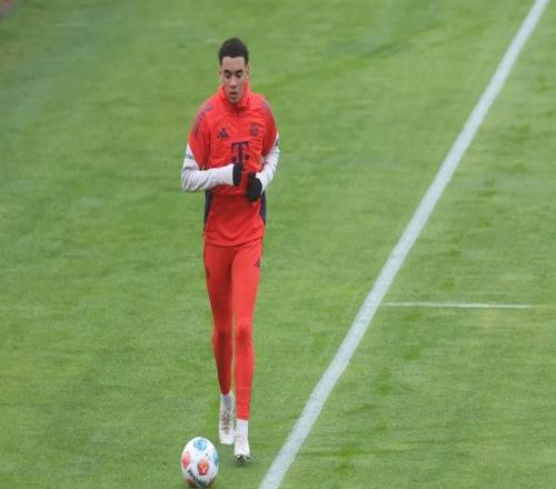 图片报：穆西亚拉今天进行了单独训练，可能下周参与球队合练