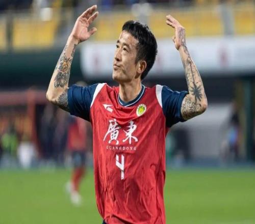 省港杯刺激一战！9人广东队客场险平，2人染红+送点，冲击三连冠