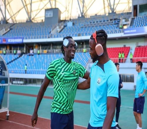 嘴太甜了！深圳新鹏城选了个马屁精外援直言新鹏城就是亚洲曼城