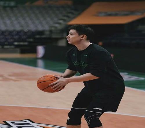 CBA全明星首周结果出炉赵睿荣膺北区票王