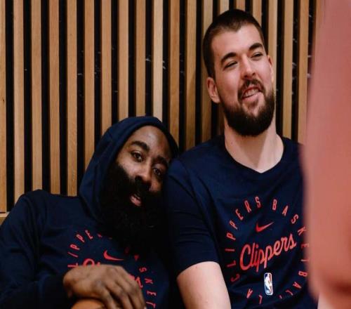 祖巴茨深情告别快船！人生中最艰难时刻之一永远不忘这七年时光