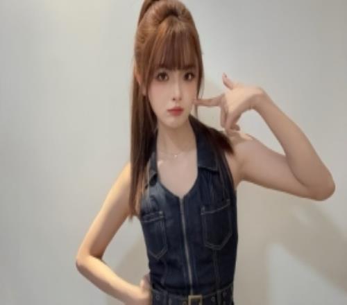主持泱泱晒照：恭喜BLG进入胜决，BLG真的各方面进步太多