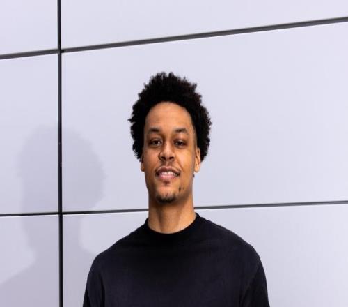 小曾危NBA官网签约更新：篮网签约中锋大卫莫卡
