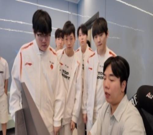 常规赛逗逗你呀！TES与iG今年战至四胜二负BO5两次均为TES取胜