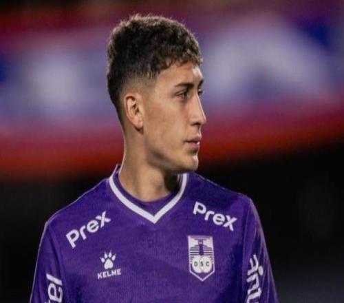 世体：乌拉圭小将帕西菲科启程前往巴萨，明天到达后签约合同