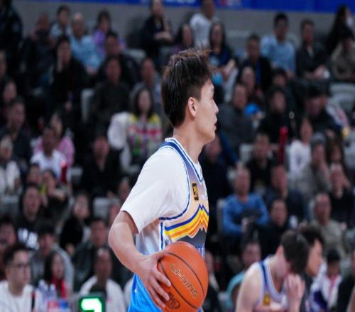 媒体人：咨询了专业人士CDE类合同的球员转会不强制要求合同平移