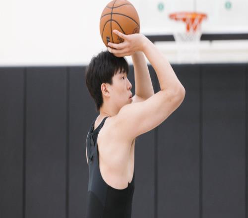 杨瀚森赴美训练增重4公斤！外界关注点变化：他的真正实力有多强