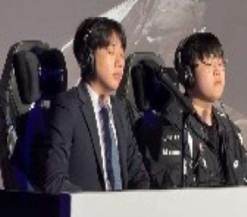 为什么放加里奥Score：我们觉得手长可以应对所以就放出来了