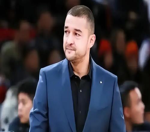 重磅消息！新疆男篮连夜开会，疆媒：刘炜下课倒计时，候选人出炉