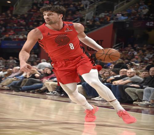 开拓者官方：阿夫迪亚因上背部僵硬本场比赛不会回归