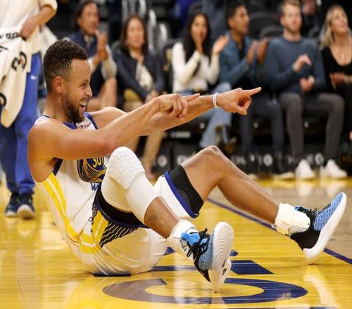 NBA本赛季球员年薪榜发布！库里第一4.12亿元！詹姆斯跌出前十