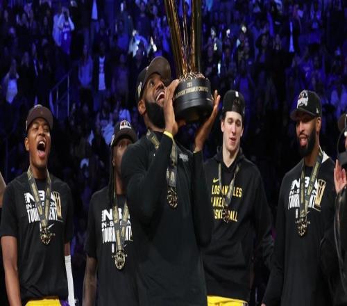 历史第一人！詹姆斯是历史唯一拥有五大MVP的球员！