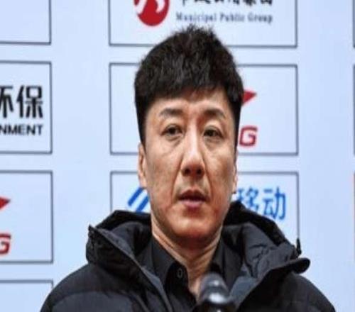 没钱请外援！一球队在CBA杯赛上打全华班，首战输39分后主帅诉苦