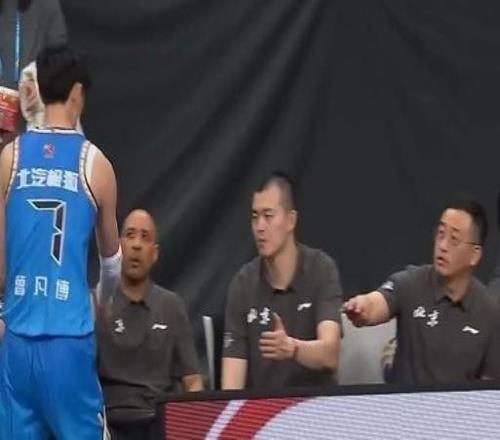 时隔246天回归CBA！曾凡博首秀9中轰18+3率队终结广东8连胜