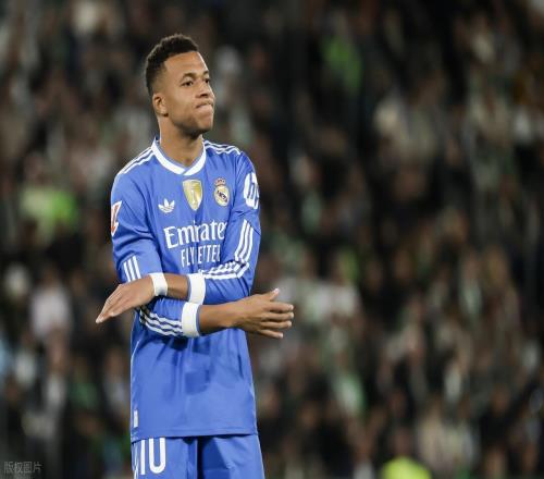 西甲最新积分战报又被弱旅逼平！皇马连场爆冷只领先巴萨1分