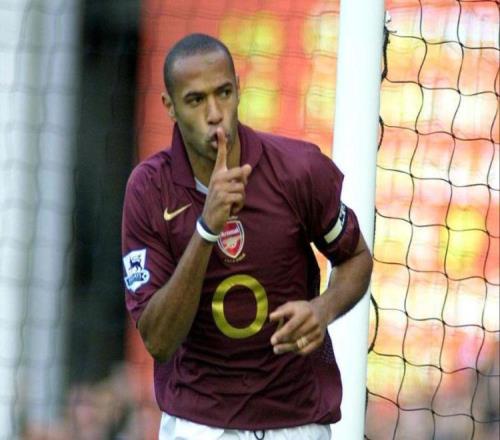 姆巴佩亨利对比：出场少200多场数据已超亨利！历史地位会改写吗