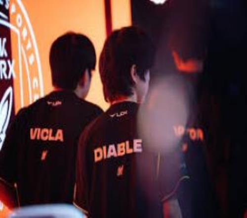 四保一的宿命！RNG也曾在10月20日的S8八强赛被G2一脚踢死