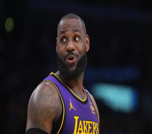 著名詹黑：詹姆斯自律得惊人！他在NBA的工资太低了！