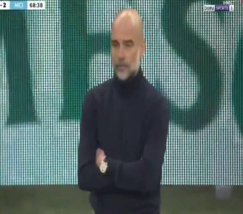 谢尔基秀脚法场上颠球，瓜迪奥拉看了直摇头