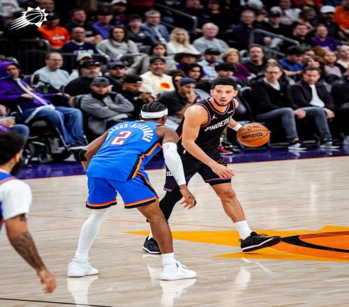 三人20+太阳终结雷霆4连胜，布克24+6+9送三分绝杀亚历山大25+6