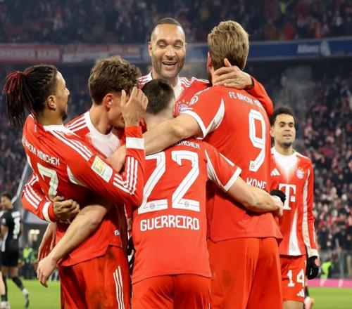 8：1，超级惨案！1亿先生独造4球，拜仁毫不留情，11分领跑德甲