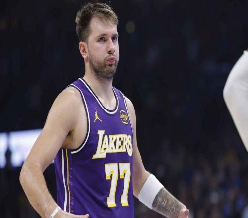 主动背锅，东契奇对湖人惨败活塞的失误问题：我的失误太多了