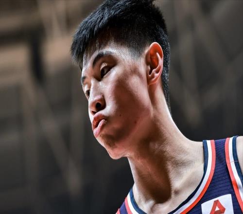 官宣加盟广东！崔永熙：为宏远效力是儿时梦想，从小就看广东打球