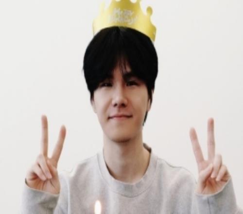 WE官方祝贺About生日快乐：新的一岁继续加油