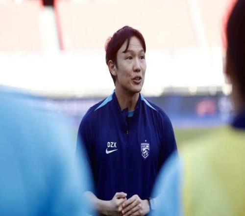 邓卓翔确定无法在武汉三镇转正，俱乐部将聘请欧洲名帅执教，引发热议