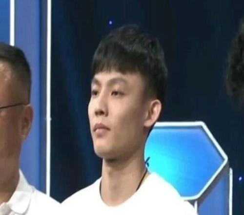 广东男篮动态速递！崔永熙重返国家队首秀徐昕统治内线，焦泊乔惊艳，朱芳雨截胡一内一外两名球员，有球队报价徐杰
