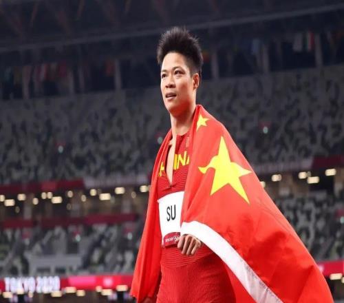 苏炳添宣布退役，他的论文“如何跑出亚洲最快”，含金量还在上升！