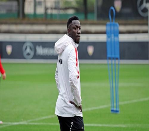 德天空：美因茨与斯图加特谈妥姆武帕，若保级成功转会费可达100万欧