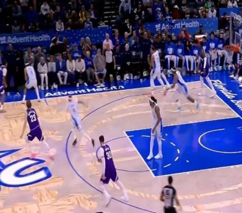 打的越好越没得上场.....他们实在太想输球了！！！