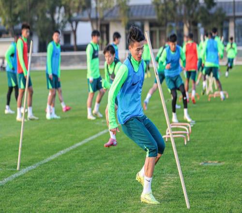 发飙欲破魔咒！斯帕领奖能上吗河南外援齐整林皇卡多索是阵眼