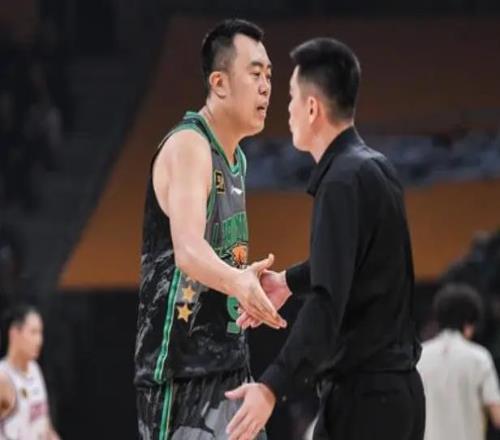 32+11！辽篮内线新星U19联赛爆发杨鸣又有中锋可用