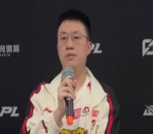 xiaohu：HongQ对线比较激进要把英雄选好要把中野辅联动做好