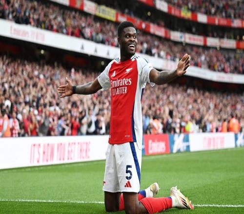 11让阿森纳绝望！亿元替补送大礼，最大弱点暴露，曼城笑了