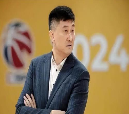 第一阶段确定报销！广东不会裁掉麦考尔，杜锋坚信他是争冠拼图