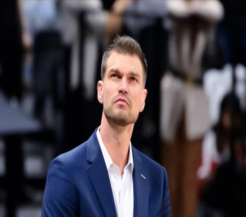 杨瀚森悬了！开拓者大帅启用第3中锋，5分钟9分比小杨5场得分都多