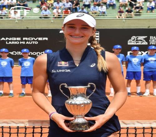 首次以种子身份出战大满贯，一人一飞冲天，一人首轮出局