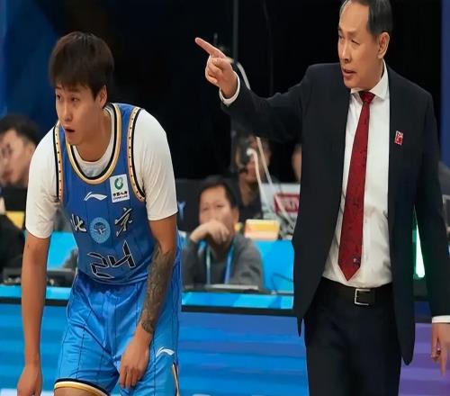 首钢连迎坏消息！2连败后许利民遭前外援吐槽，主力后卫缺阵1个月