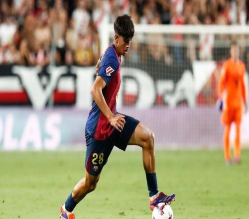 世体：西班牙足协询问伯纳尔能否参加U20世界杯，巴萨拒绝放人